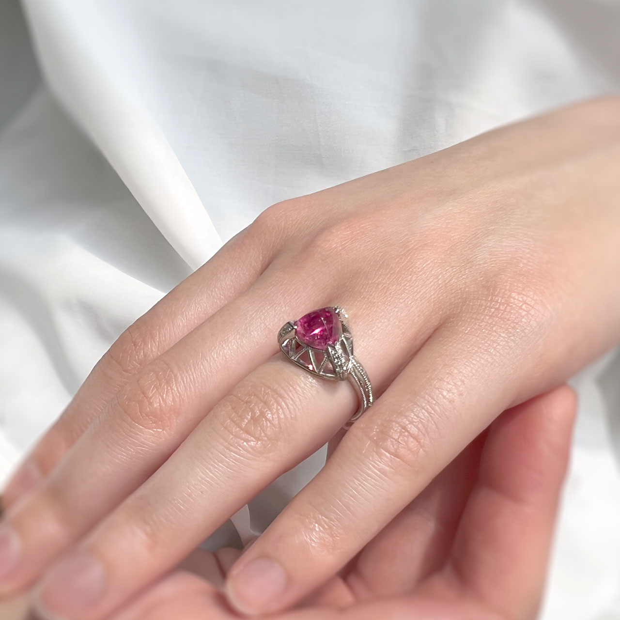 新品　高品質　キラキラ　ピンクレッド　スピネル　ダイヤモンドpt900リング装飾ダイヤモンド
