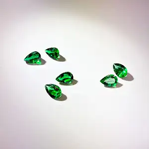 ペアシェイプカットのエメラルド3セット入荷