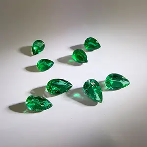 ペアシェイプカットのエメラルド、4セット入荷