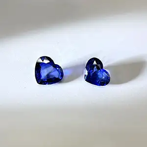 甘さと知性を併せ持つ、ハートカットロイヤルブルーサファイア